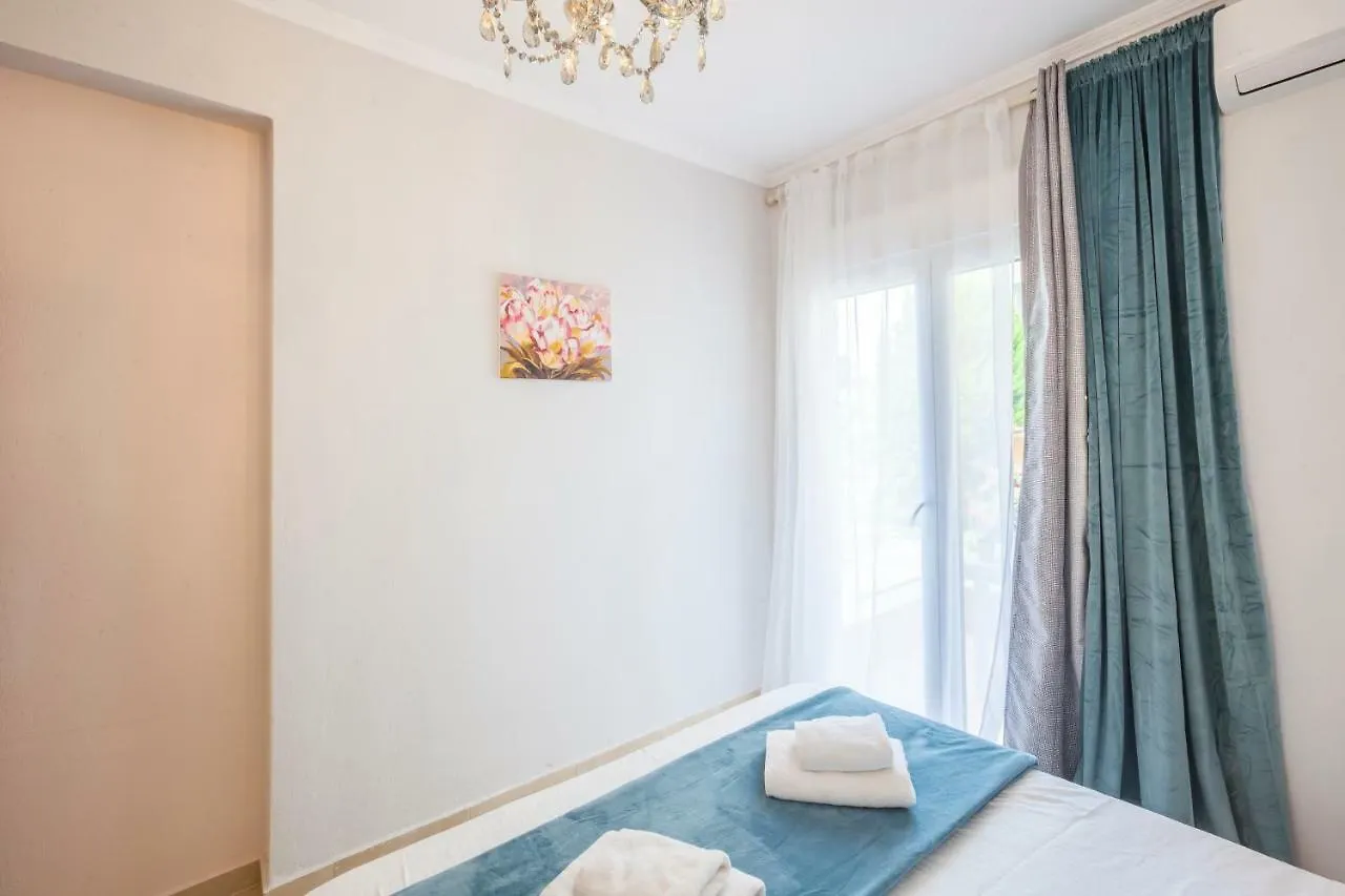 Icon Deluxe Accommodation Pefkochori